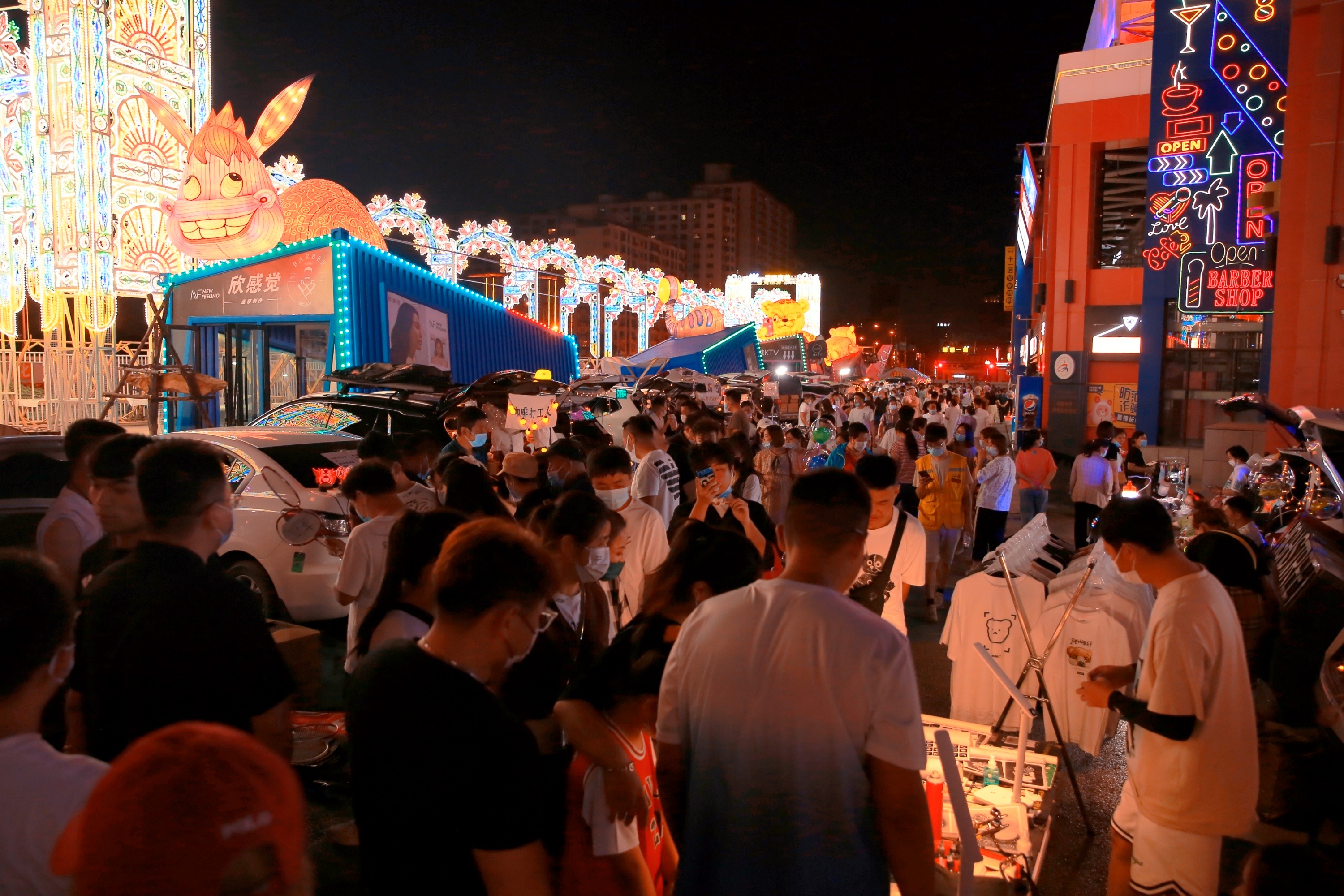 “广汇物流Meet•花田夜巷正式营业